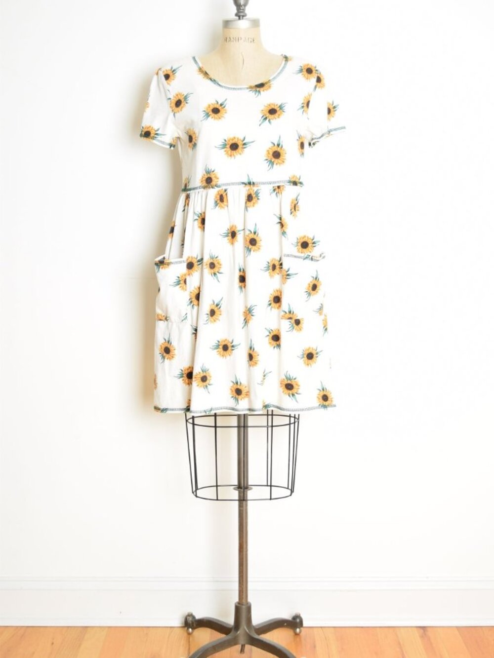 vintage 90s babydoll dress white sunflower floral print grunge mini dress M